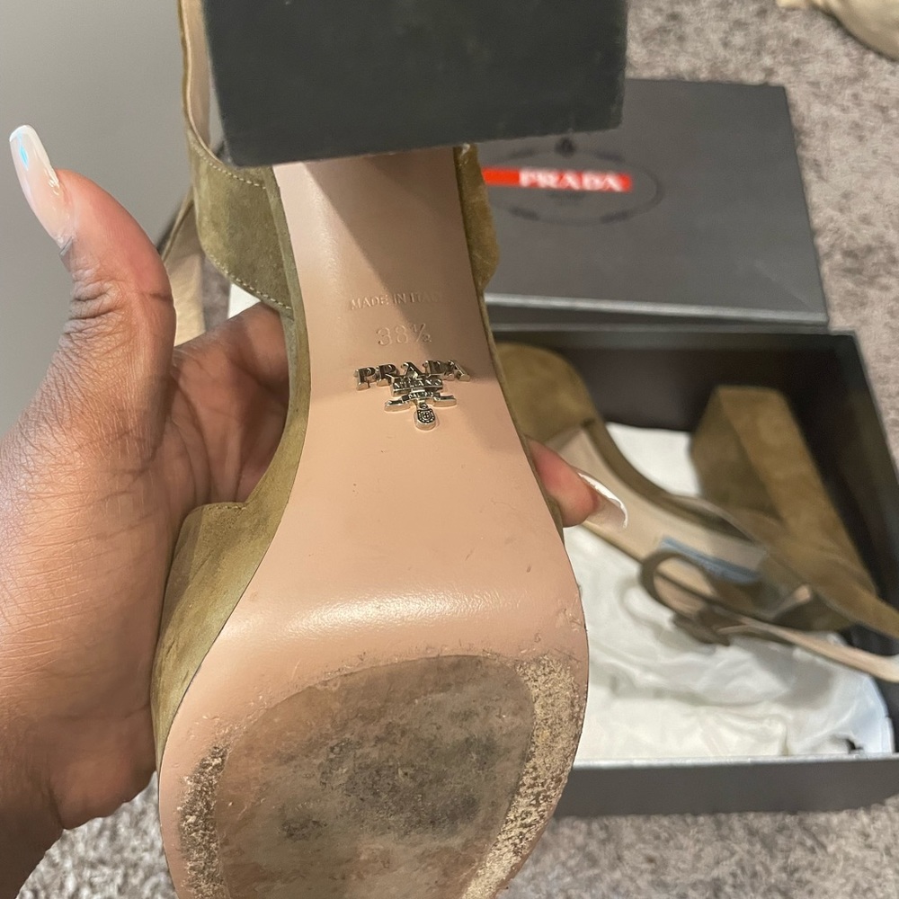 Prada heels - Picture 3 of 4